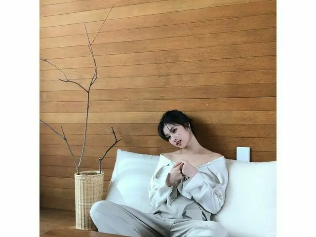 「TWICE」サナ、小顔に美しさがいっぱい