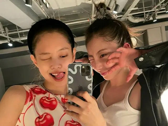 「BLACKPINK」ジェニー、チェリーのようにさわやかな愛嬌