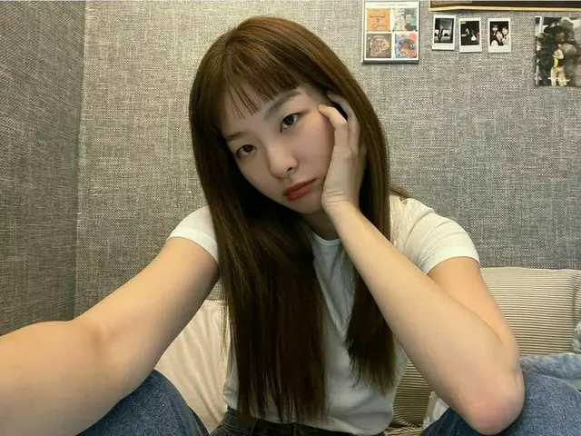 「Red Velvet」スルギ、パッツンの前髪でおどけた表情…可愛い自撮りショット