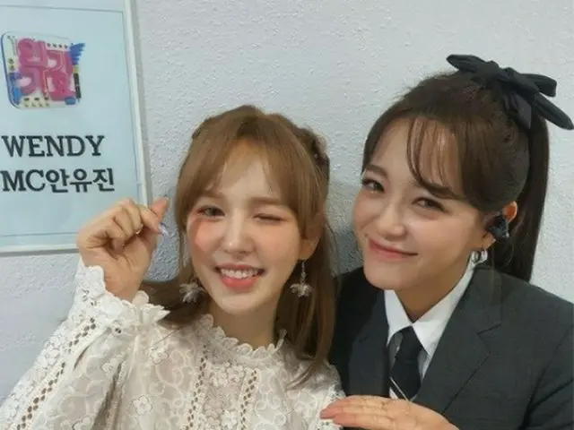 キム・セジョン×「Red Velvet」ウェンディ、綺麗な子の隣に綺麗な子…控室ショット公開
