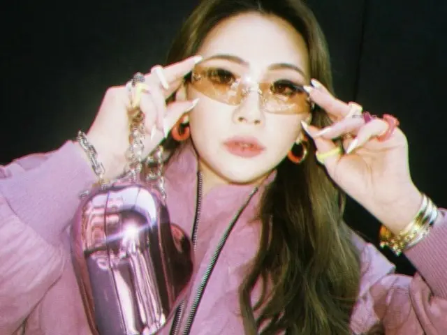 CL、オールピンクファッションで近況伝える