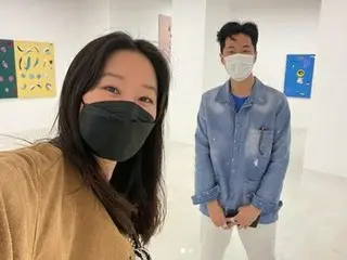コン・ヒョジン、MY Qの個展に出席「君が本当に好きだけど…憎い」