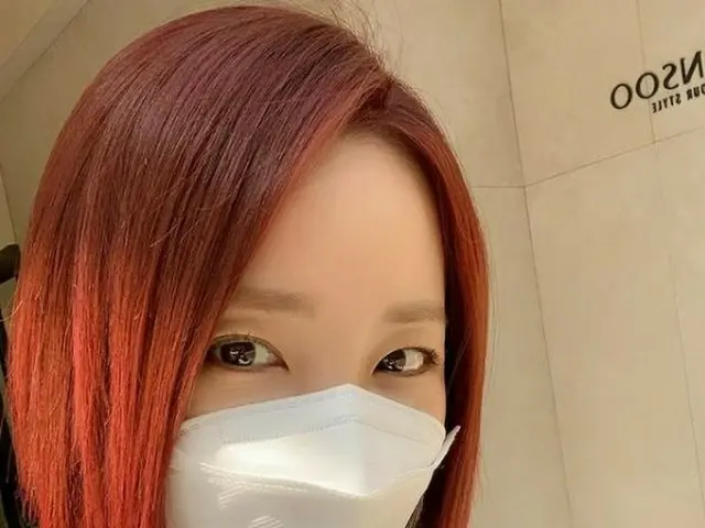 「2NE1」出身DARA、赤髪ボブに大胆にイメチェンした近況公開