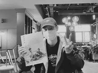 俳優イ・ジェフン、映画「玆山魚譜」をモノクロ写真で広報…センスあるね