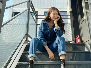 元「SISTAR」ボラ、上下デニムファッションで視線泥棒…洗練された美貌