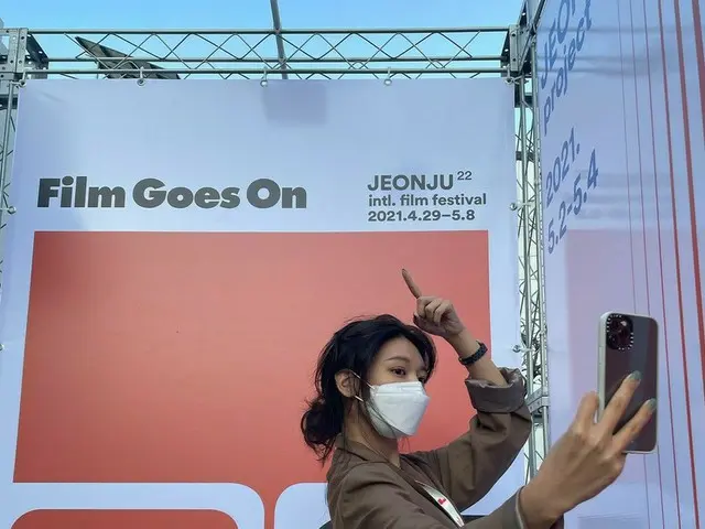 「少女時代」スヨン、全州映画祭に参加して認証ショット!