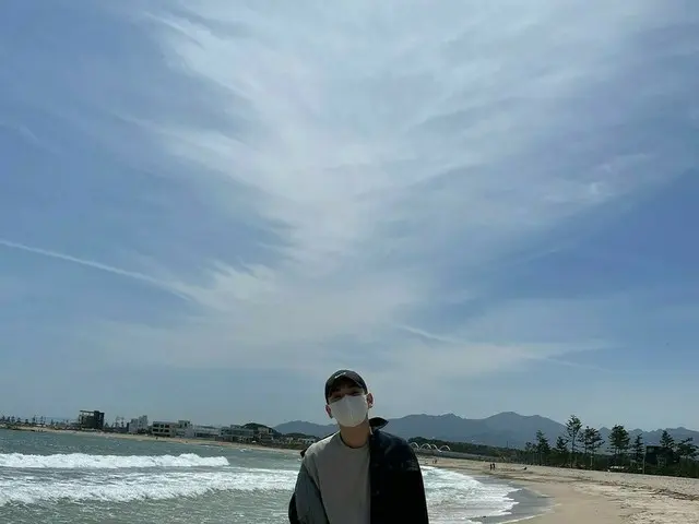 「SHINee」Key（キー）、海辺で雰囲気爆発感性ショット