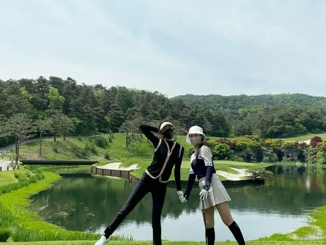 「少女時代」ユリ＆スヨン、仲良くゴルフデート“天気がとてもいいね”