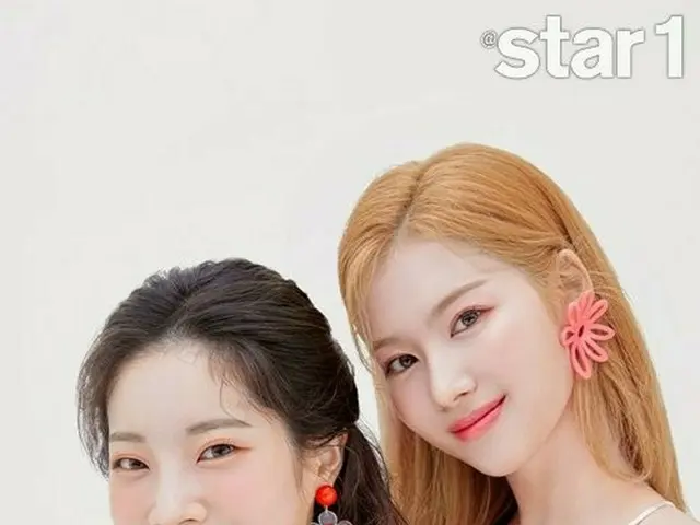 「TWICE」サナXダヒョンの仲良しグラビア