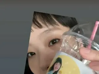 女優キム・ゴウン、ラブリーなビジュアルでカフェカーのプレゼントに“Thank You”
