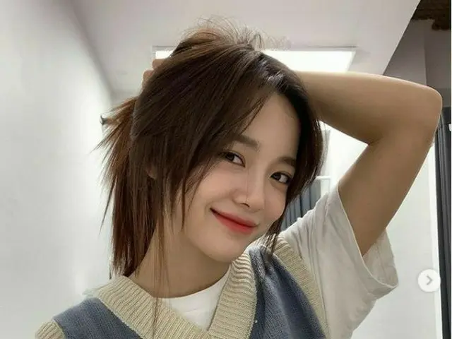 元「gugudan」キム・セジョン、ラフなコーデでも輝くビジュアル…明るい笑顔で近況報告