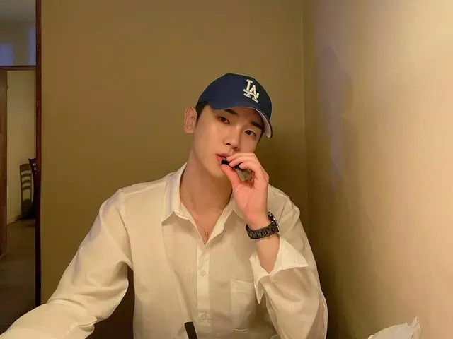 「SHINee」Key（キー）、久しぶりの外食…リップバームは欠かせないw