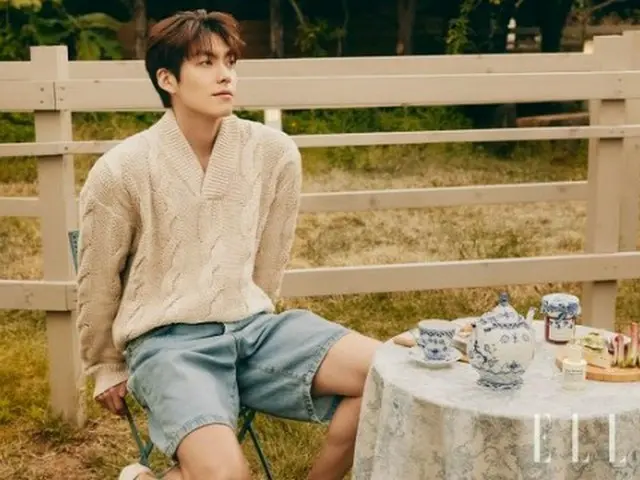 俳優キム・ウビンの夏の香りいっぱいなグラビアが公開!!