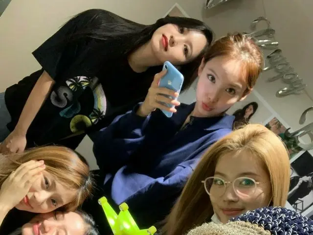 「TWICE」、ダヒョンの誕生日を祝って写真大放出!!