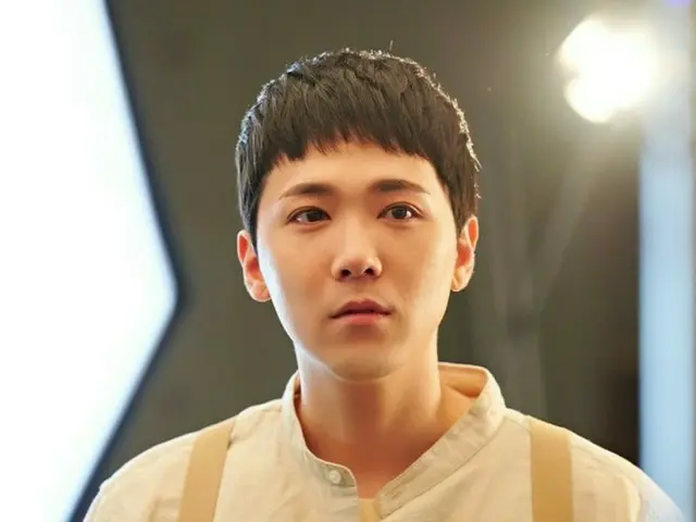 「FTISLAND」イ・ホンギ、純粋な少年のようなビジュアル…ミュージカル「1976ハーラン・カウンティ」ポスター撮影ビハインド公開