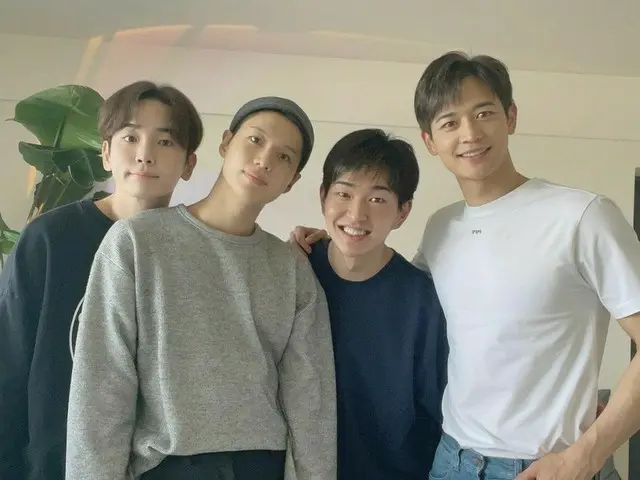 「SHINee」Key（キー）、今日（31日）軍入隊するテミンの坊主頭を公開!!