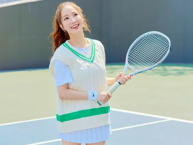 女優パク・ミニョン、テニスコートに現れた女神
