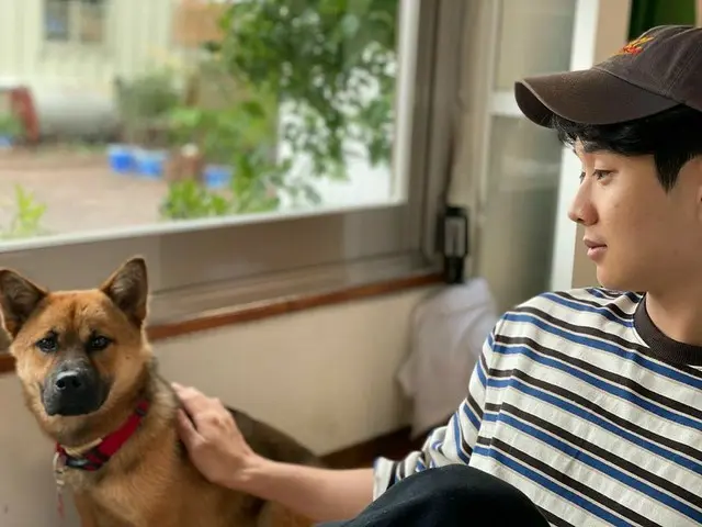 俳優チェ・ウシク、思い出の写真を公開…“ポピおばさん元気かな”