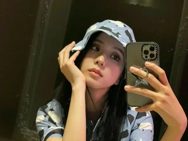 「BLACKPINK」ジス、帽子からエコバッグまで…ヒツジだらけのかわいいファッション