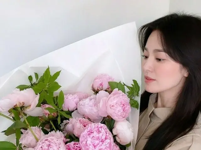 女優ソン・ヘギョ、横顔でも優雅さ満載…花より美しい美貌