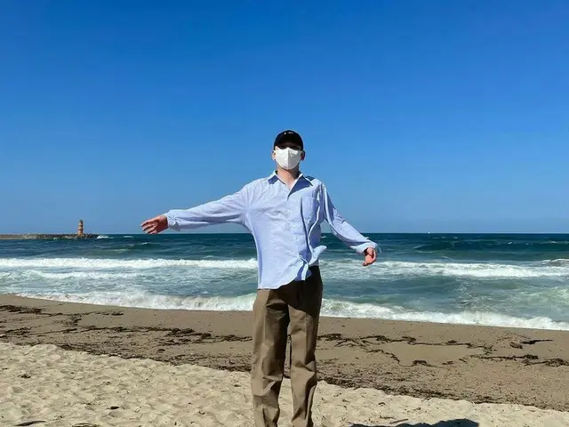 「SHINee」Key（キー）、青い空と海がよく似合う爽やかビジュアル
