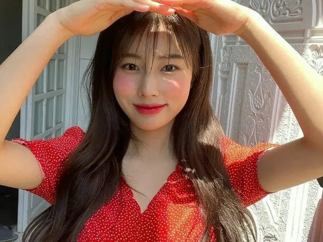 元「IZ*ONE」カン・ヘウォン、蜜柑より爽やかなビジュアル…赤いぽっぺがかわいい