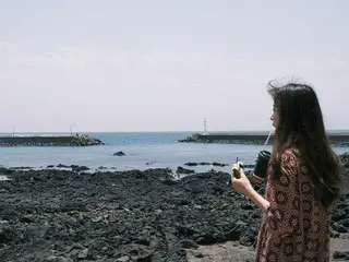 パク・ギュリ、海を見ながらおにぎりを食べる人生…寝起きでも雰囲気女神