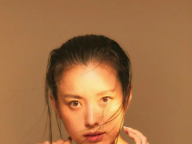 女優ハン・ヒョジュ、独特なヘアースタイルもよく似合う…グラビアBカットを公開