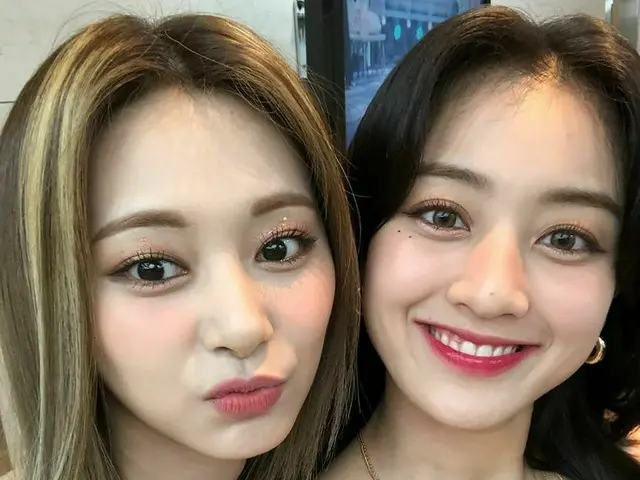 「TWICE」ツウィ＆ジヒョ、ツウィの誕生日を祝うリーダージヒョ