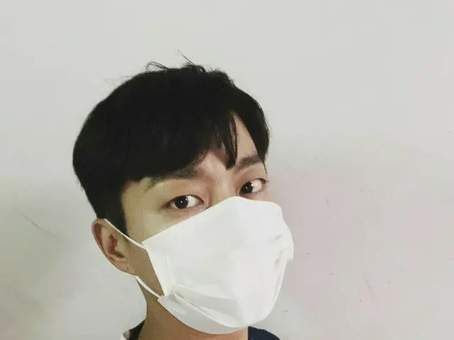 「Highlight」ユン・ドゥジュン、最近の暑さにファンの健康を心配する優しいリーダー