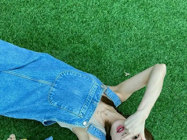「OH MY GIRL」ユア、爽やかなデニムコーデ…可愛い近況ショット