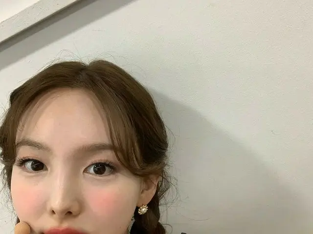 「TWICE」ナヨン、爽やかな魅力が爆発…ピンク色のほっぺもキュート