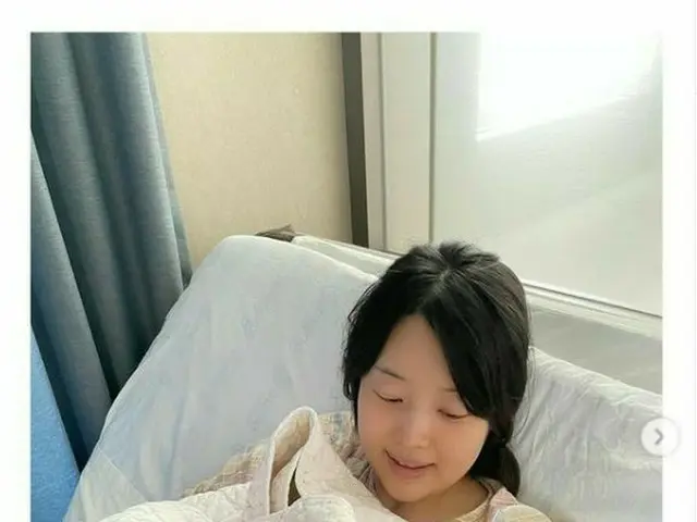 ハン・ジヘ、娘を抱いて感動の心境「”天使のような赤ちゃんに会えて嬉しい」