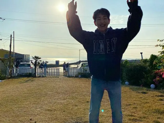 「SHINee」オンユ、“ホオエン 熊だ”…「パラドンバダ」の宿所前で撮った写真を公開
