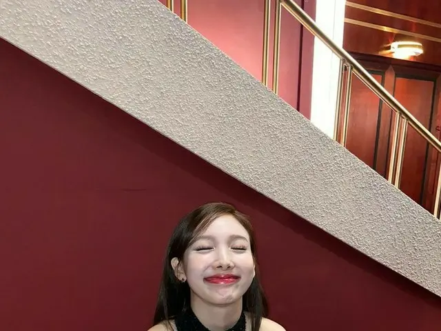 「TWICE」ナヨン、「Perfect World」のMVビハインドカットを大放出!!