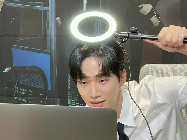 「2PM」ジュノ、いたずらっ子のようなかわいい魅力…“天国行き列車今出発します”