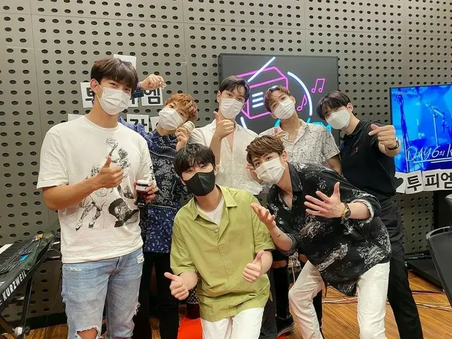 「2PM」、“そでまくりダンスはウヨンのアイディア”…「キス・ザ・ラジオ」出演