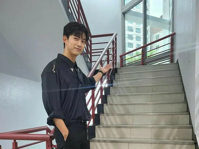 「2PM」テギョン、SBS公開ホールのあちこちを紹介