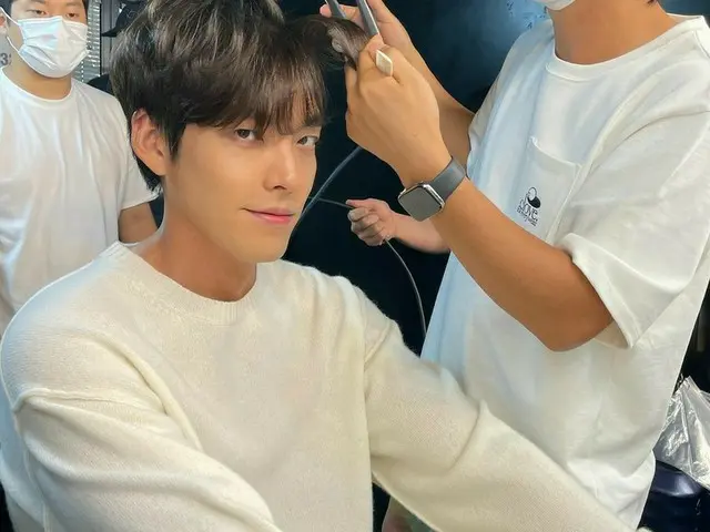 俳優キム・ウビン、まなざしにキュン…どんなヘアスタイルにするの？