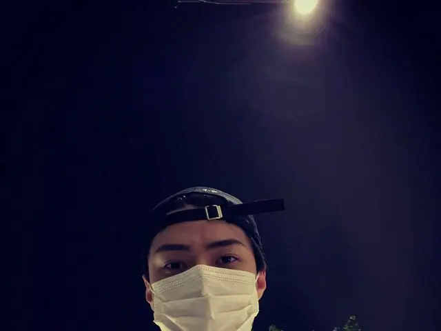 「EXO」セフン、下から撮っても屈辱無し…広い肩に完ぺきビジュアル