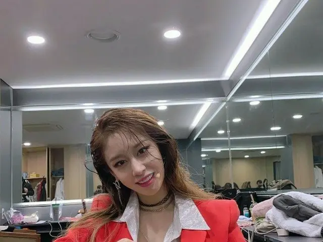 元「T-ARA」ジヨン、濡れた髪に赤いスーツ…反論不可能なセクシーさを発揮