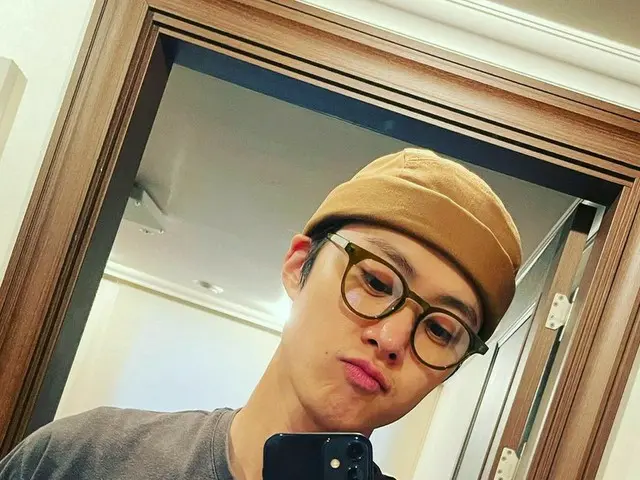 俳優コンミョン、久しぶりに近況公開…子犬系男子の彼氏ショット
