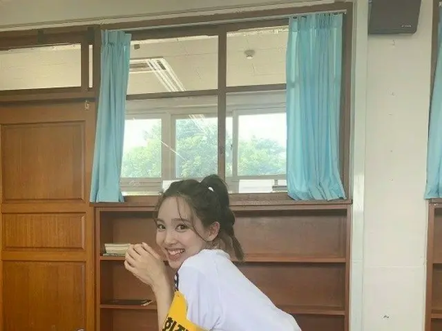「TWICE」ナヨン、毎瞬間がお人形のビジュアル..爽やか笑顔にドキッ♥