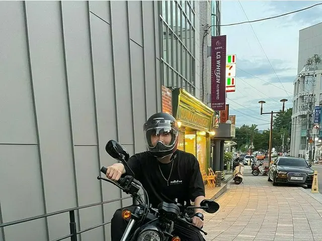 元「WANNA-ONE」キム・ジェファン、楽しそうな近況…大型バイクにも注目