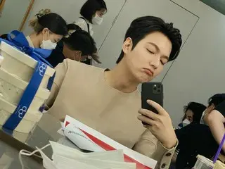 俳優イ・ミンホ、くちびるを突き出してかわいい魅力発散