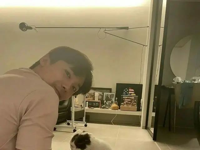 「FTISLAND」イ・ホンギ、愛猫とのほっこり日常公開…“チョルセミ シャワー成功!!!”