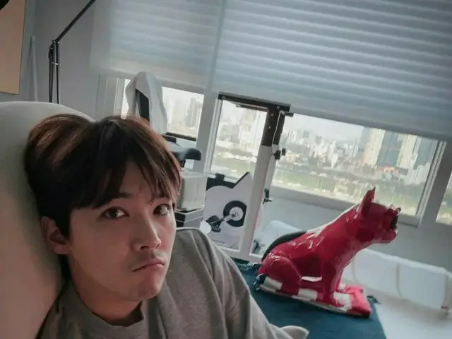 「FTISLAND」イ・ホンギ、新型コロナワクチン1次接種後…“腕があがりません”
