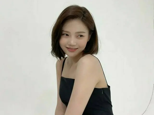 「OH MY GIRL」ヒョジョン、愛くるしい笑顔でウインク…ラブリーの塊