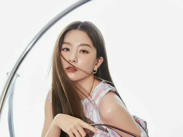 「Red Velvet」スルギ、大人の女性の魅力あふれる単独グラビア公開