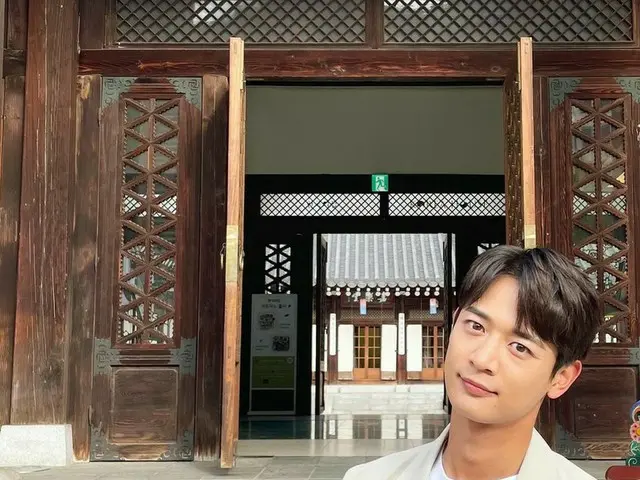 「SHINee」ミンホ、輝くビジュアルで“シャウォル”たちに秋夕のあいさつ